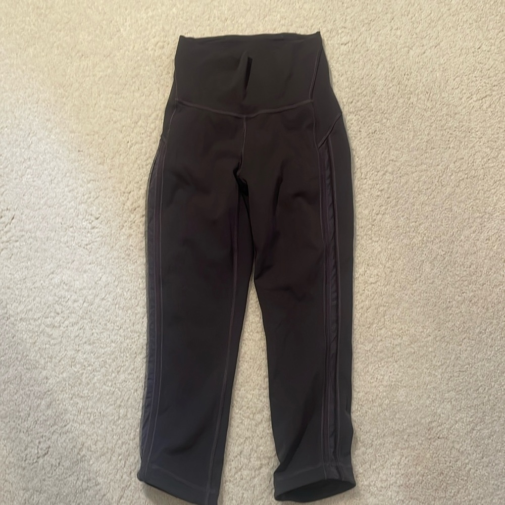 Lululemon gray capri leggings, size 4, worn, in good condition
